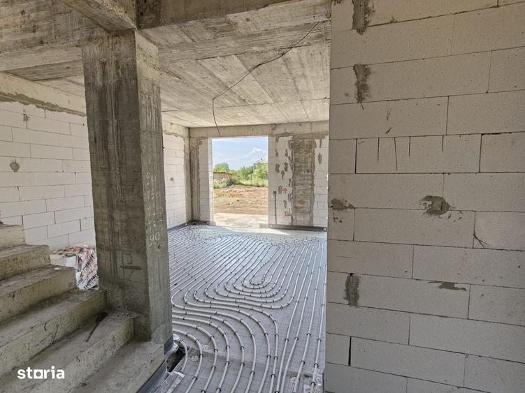 Casă cu 4 camere în Central