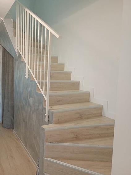 Duplex cu 5 camere cu Canalizare în Utvin