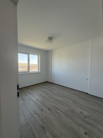 Apartament cu 2 camere semidecomandat în Florești
