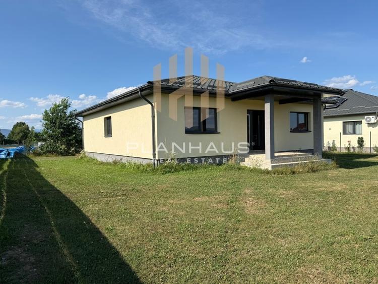 Casă cu 4 camere cu Teren 803 Mp în Săcălășeni