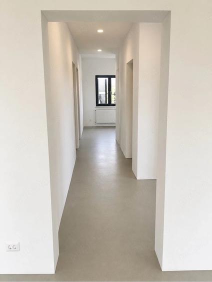 Casă cu 4 camere cu Teren 350 Mp în 1 Decembrie