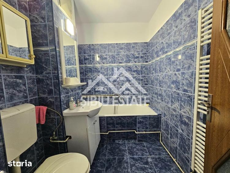Apartament cu 2 camere decomandat în Valea Aurie