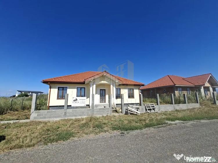 Casă cu 4 camere cu Teren 500 Mp în Sânpetru
