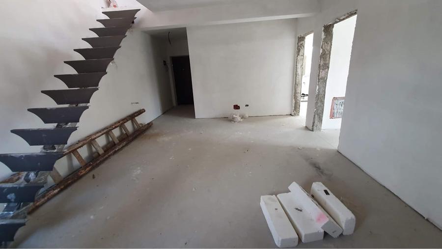 Apartament cu 4 camere în Șcheia