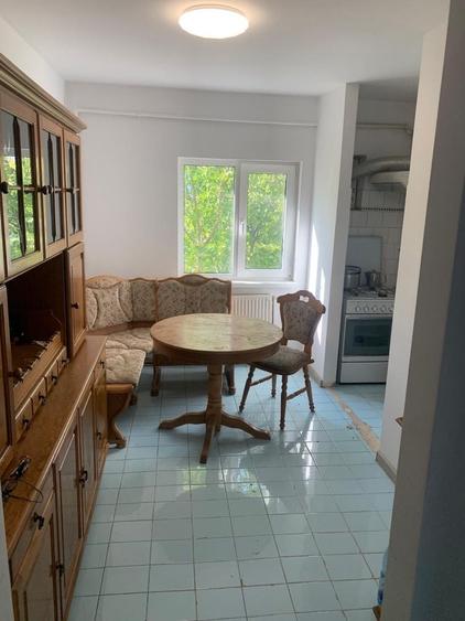 Apartament cu 3 camere decomandat în Găvana