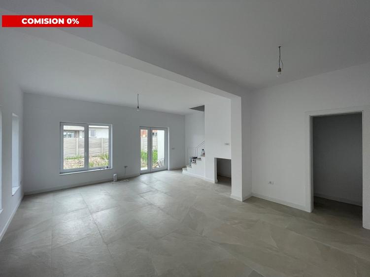 Duplex cu 5 camere cu Canalizare în Ghiroda