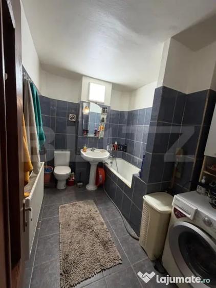 Apartament cu 2 camere decomandat în 1 Mai