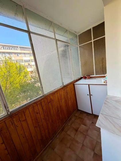 Apartament cu 4 camere decomandat, mobilat în Crângași