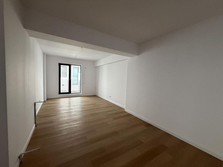 Apartament cu 3 camere decomandat în Herăstrău
