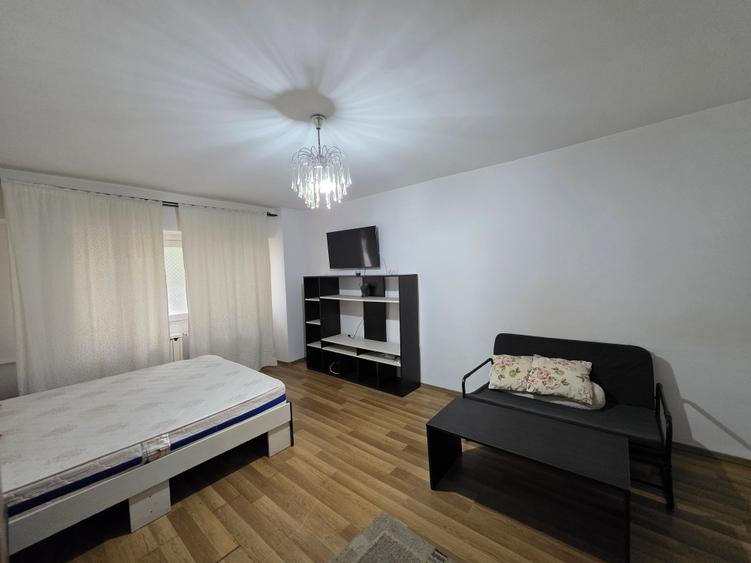 Garsonieră decomandată în Timpuri Noi
