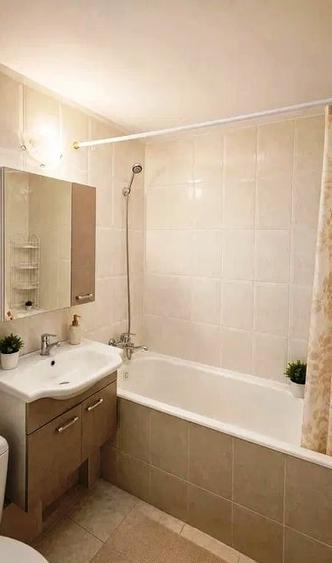Apartament cu 3 camere decomandat în Obor