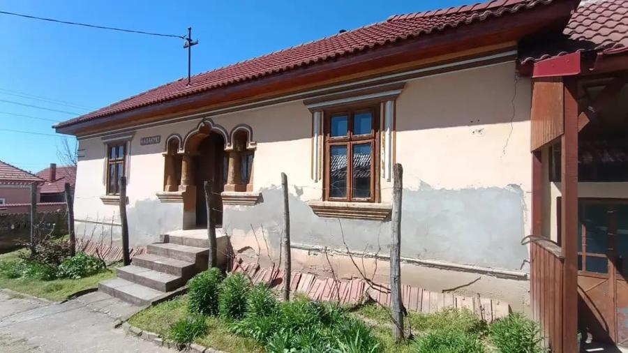 Casă cu 5 camere în Ciupercenii Noi
