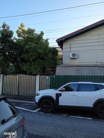 Casă cu 7 camere cu Teren 240 Mp în Giurgiului