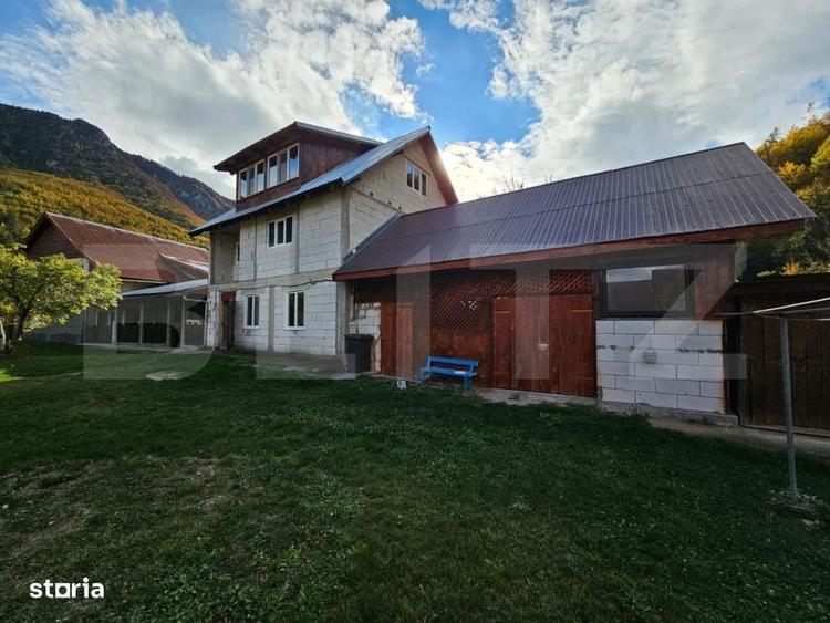 Casă cu 4 camere în Deal