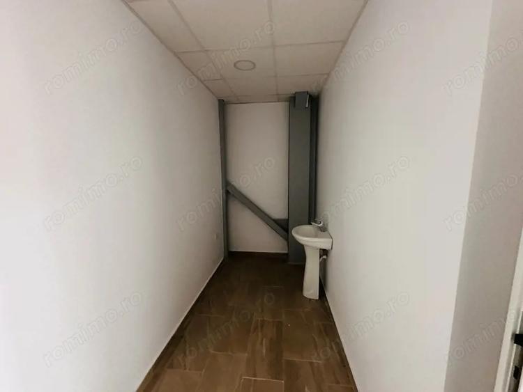 Spațiu comercial, de 386 mp, în Domnești