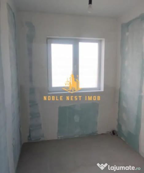Casă cu 5 camere cu Teren 2500 Mp în Central