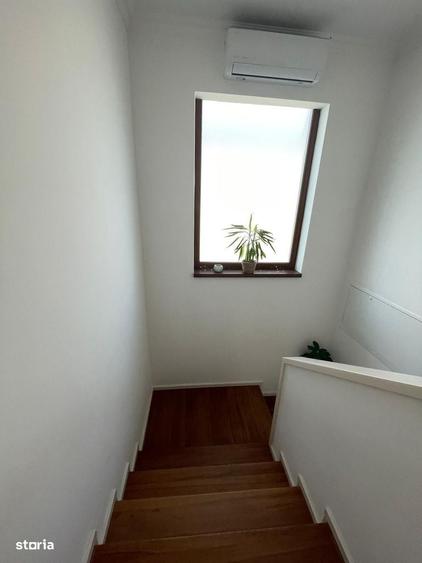 Casă cu 4 camere în Central