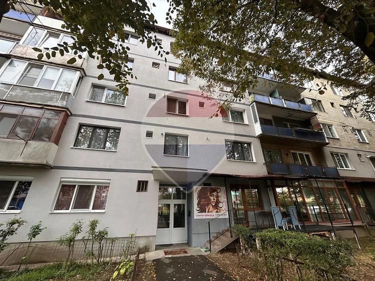 Apartament cu 2 camere decomandat, mobilat în Central