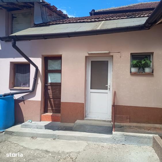 Casă cu 4 camere cu Teren 114 Mp în Bujoreni