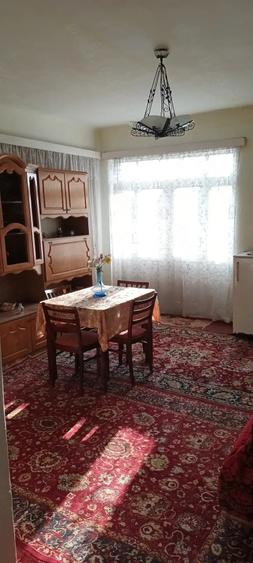 Casă cu 6 camere cu Teren 1323 Mp în Leorinț