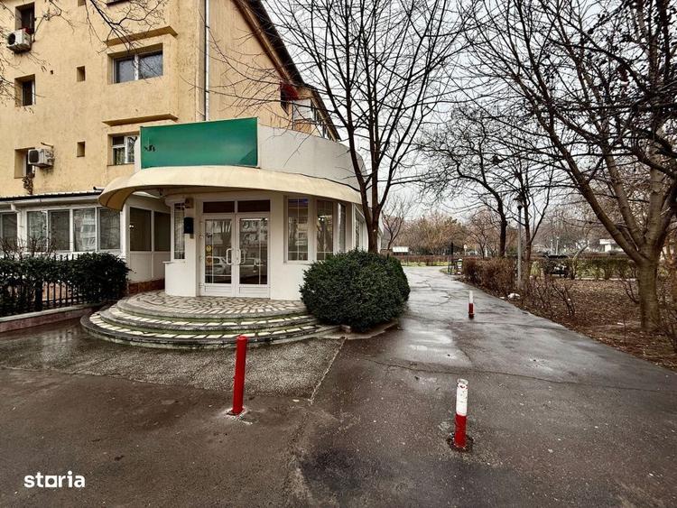 Spatiu comercial stradal cu vizibilitate si trafic pietonal intens | 2 - 1