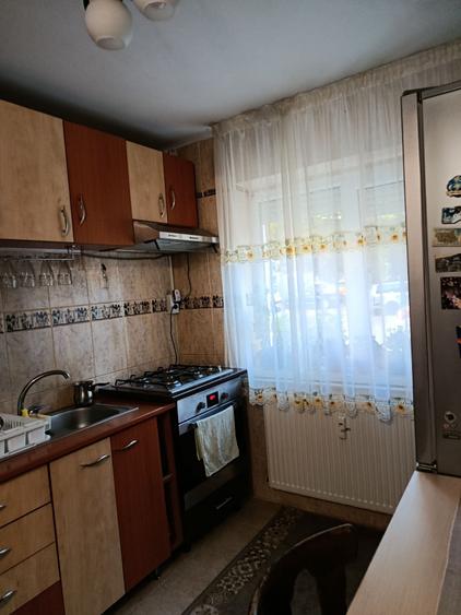 Apartament cu 2 camere semidecomandat în Făcăi