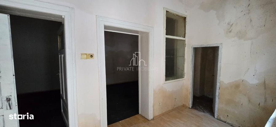 Casă cu 4 camere decomandat în Angofa
