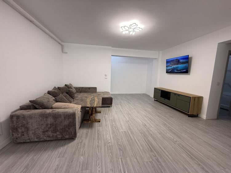 Apartament cu 2 camere semidecomandat, mobilat în Central