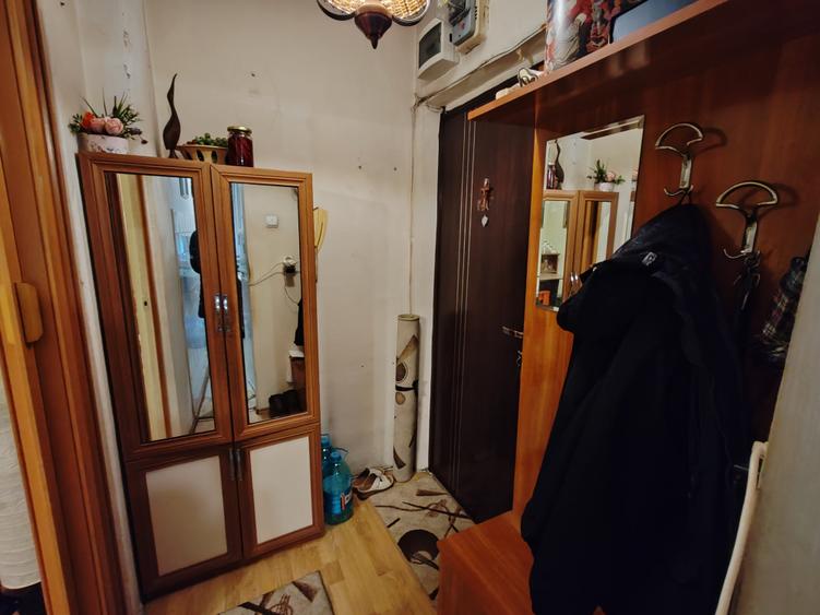 Apartament cu 2 camere semidecomandat în Florilor