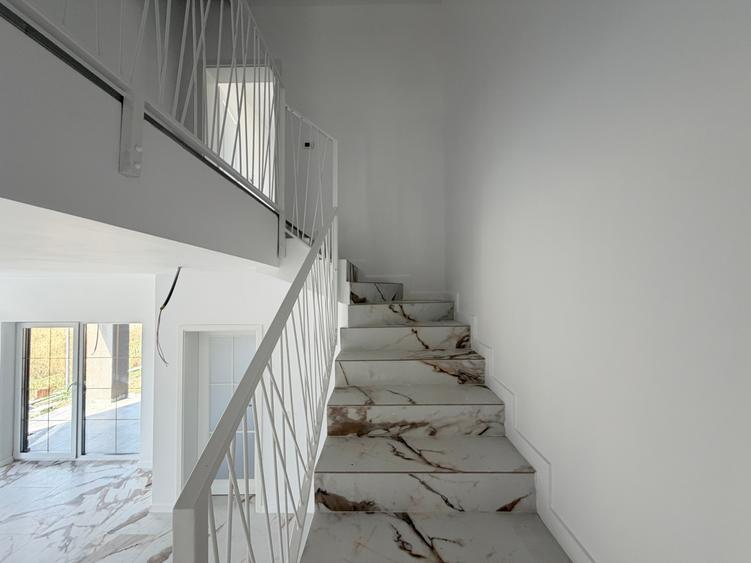 Duplex cu 5 camere cu Canalizare în Moșnița Nouă