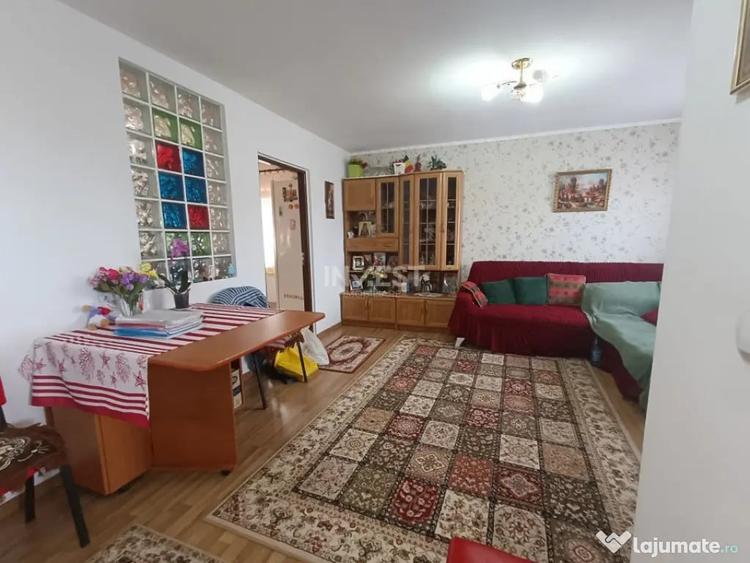 Casă cu 5 camere cu Teren 500 Mp în Tomești