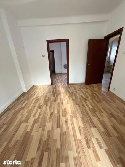Casă cu 2 camere semidecomandat cu Canalizare în Unirii