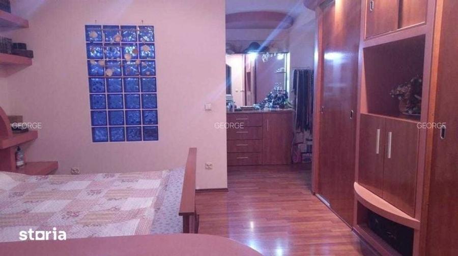 Apartament cu 4 camere în 1 Decembrie
