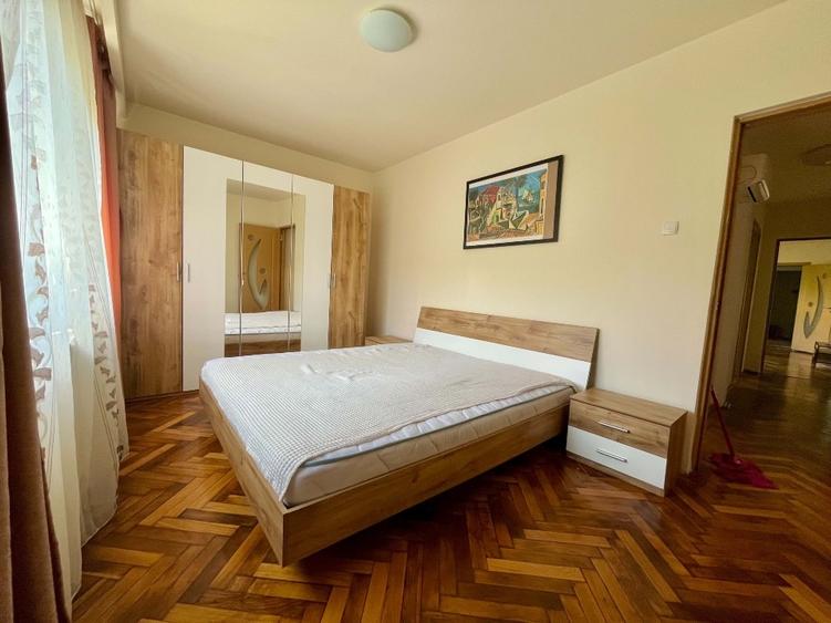 Apartament cu 3 camere semidecomandat, mobilat în Circumvalațiunii