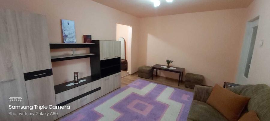 Apartament cu 2 camere semidecomandat în Micălaca