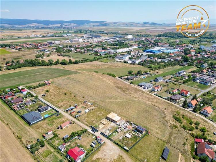 Teren Construcții extravilan de 5300 mp, în Exterior Est