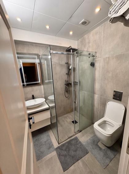 Apartament cu 3 camere în Vitan