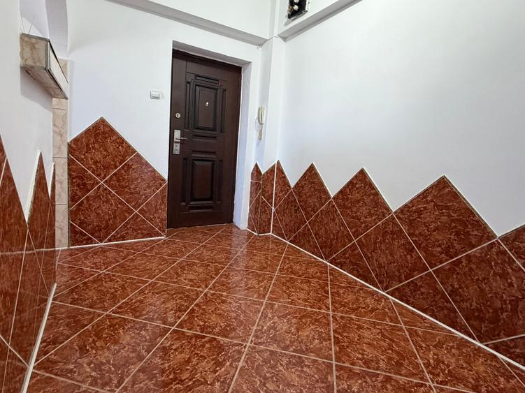 Garsonieră decomandată în Soarelui