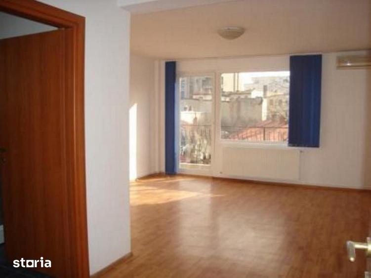 Casă cu 9 camere cu Teren 300 Mp în Iancului