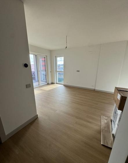 Apartament cu 3 camere semidecomandat în Iris