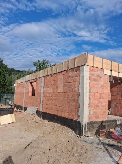 Casă individuală cu 4 camere cu Teren 460 Mp în Pietrăria