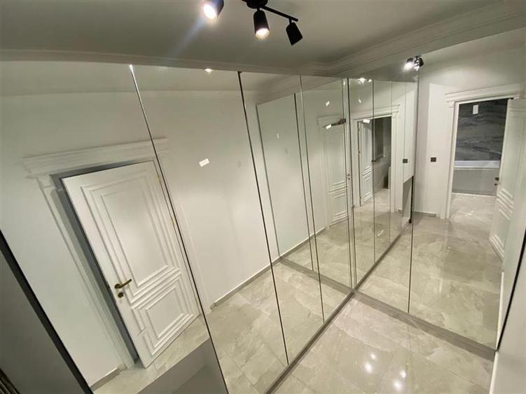 Apartament cu 3 camere decomandat, mobilat în Tătărași