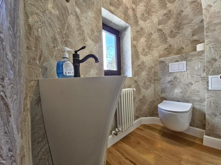 Casă cu 11 camere cu Garaj în Dorobanți