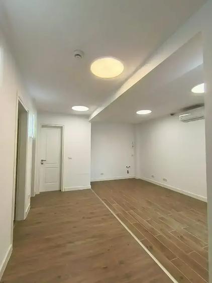 Apartament cu 4 camere semidecomandat în Armeneasca