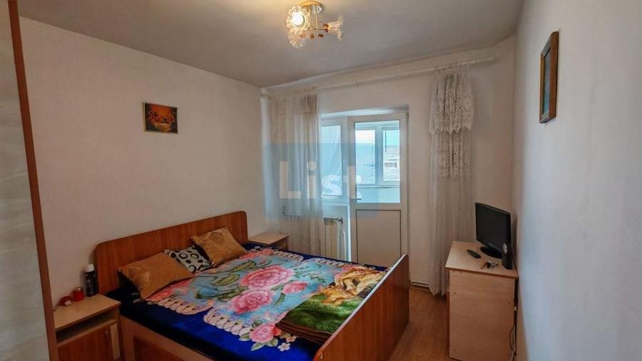 Apartament cu 4 camere decomandat, mobilat în Gară
