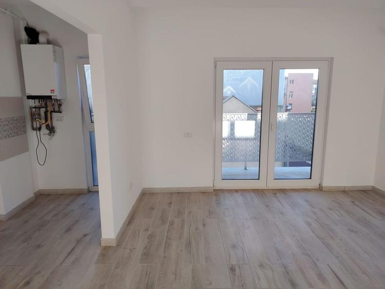 Garsonieră decomandată în Soarelui