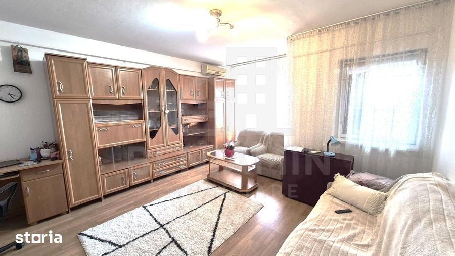 Apartament cu 3 camere decomandat în Calea București