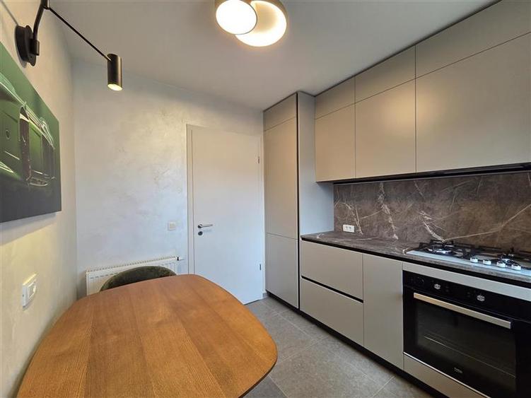 Apartament cu 2 camere decomandat, mobilat în Tractorul — fotografia 3