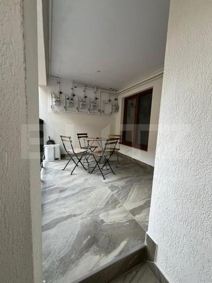 Casă individuală cu 10 camere cu Canalizare în Central