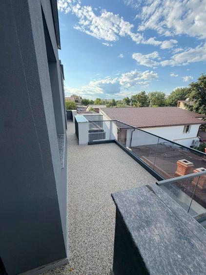 Duplex cu 4 camere cu Canalizare în Chitila